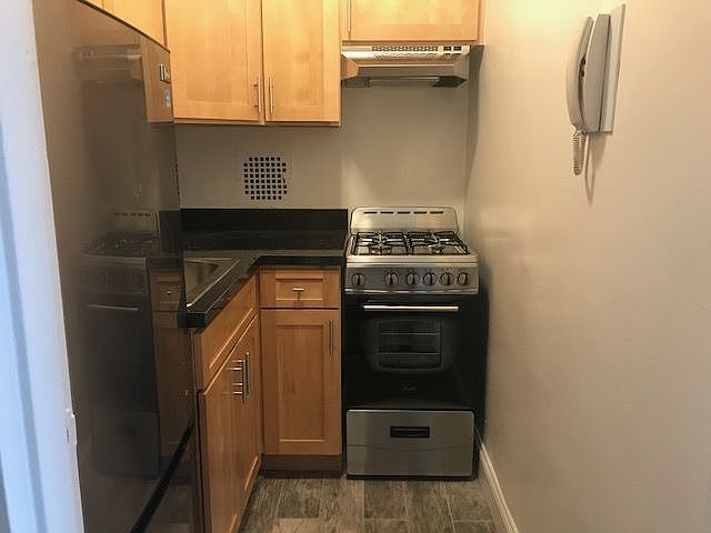 1st image of 157 3rd Ave #9L