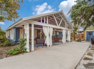 915 6th St, Blanco, TX 78606