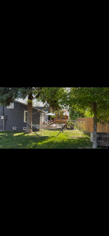 14 S Elm St - Property Image