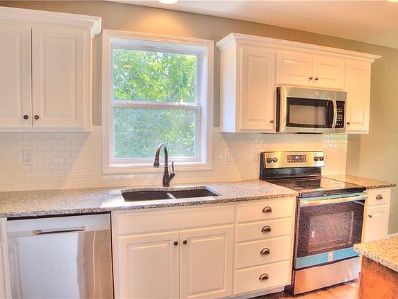 4th image of 5516 N Bennington Ave