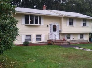 13 Hamilton Rd, Peabody, MA 01960