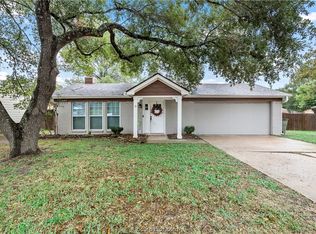 2611 Westwood Main Dr, Bryan, TX 77807