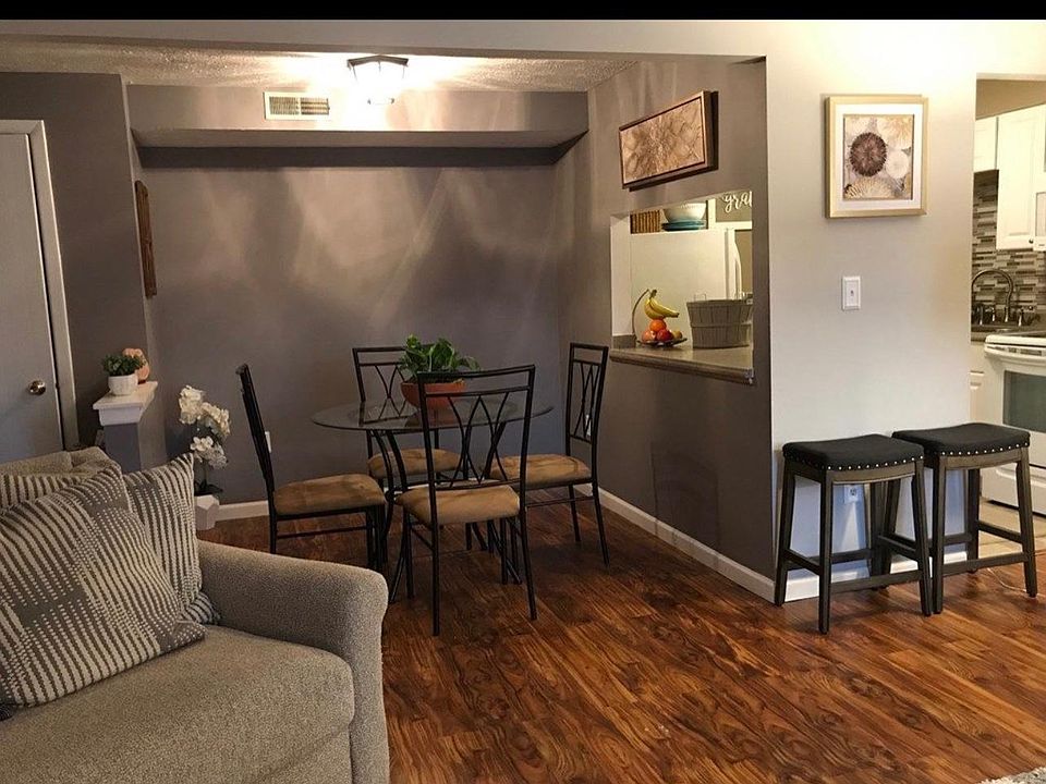 2nd image of 1 Stratford Dr APT 204