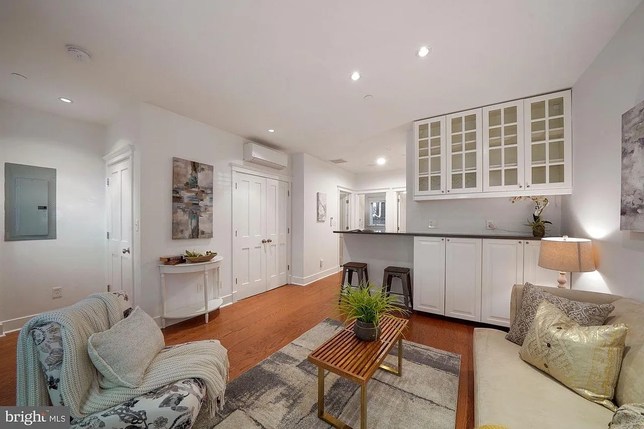 2 bed, 646 sqft, $2,995 — Photo 3
