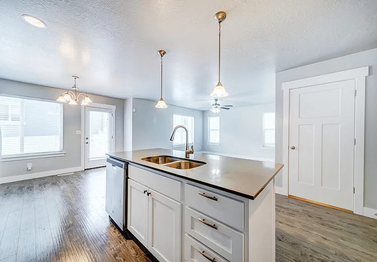 664 N Fall Creek Dr #MASTER ROOM — Photo 7