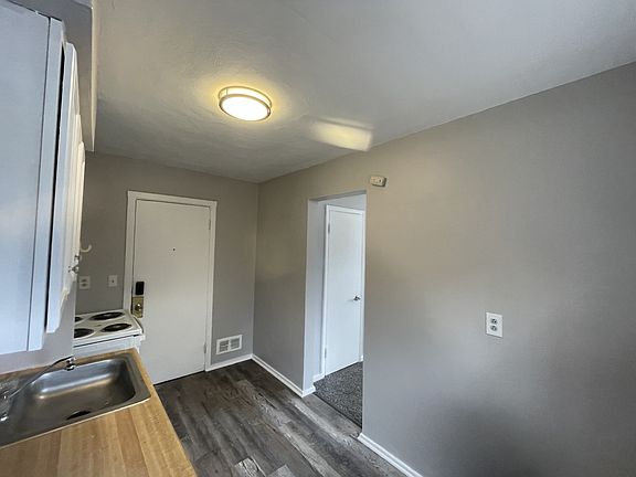 4th image of 9230 Reading Rd APT 3