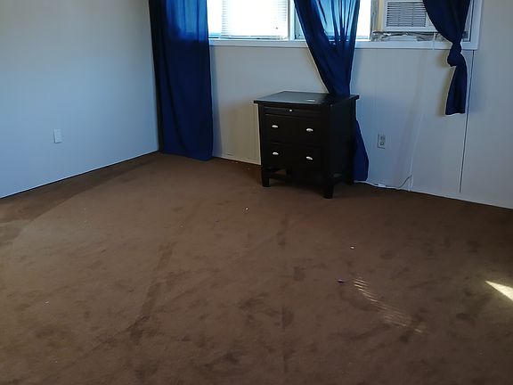 4th image of 2828 Cecil Dr