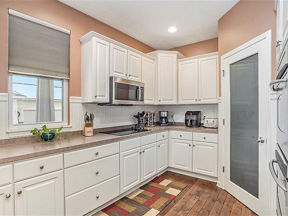 3rd image of 7324 Watermark Dr #21