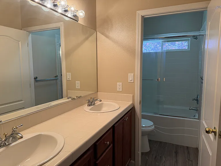 1550 Freeman Way — Photo 10