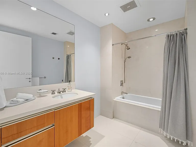 7141 Fisher Island Dr #7141 — Photo 27