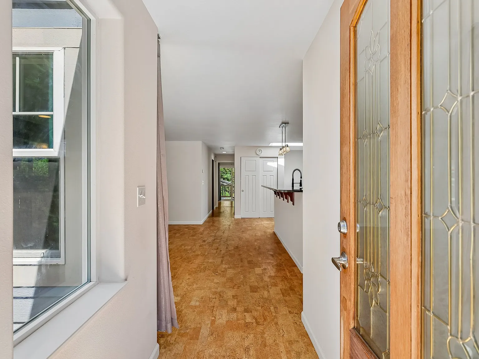 3 bed, 1008 sqft, $3,395 — Photo 4
