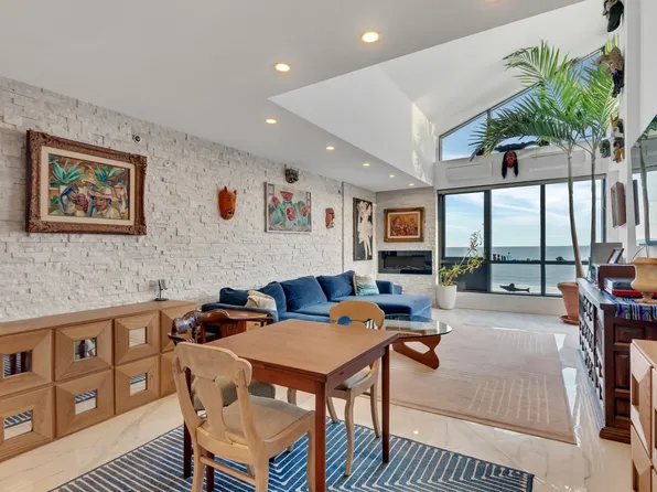 91-16 Shore Front Parkway image 4 of 9