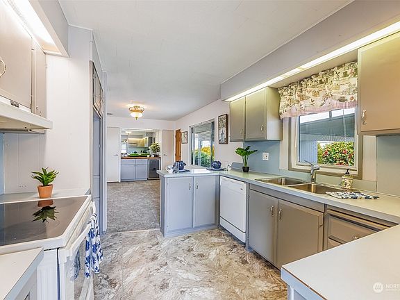 4th image of 6222 106th Avenue Ct E #58A