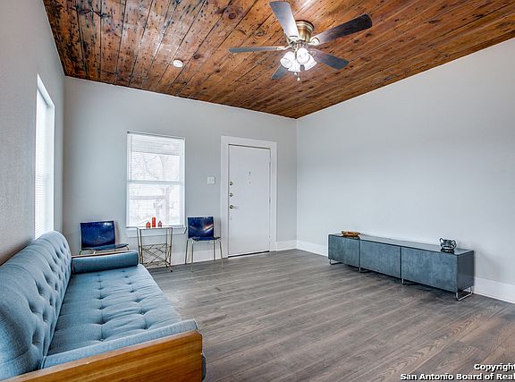 5th image of 109 DULLYE AVE