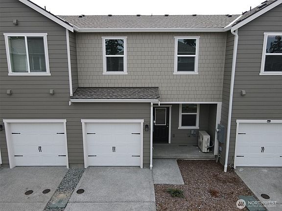 2nd image of 1215 E 53rd Street