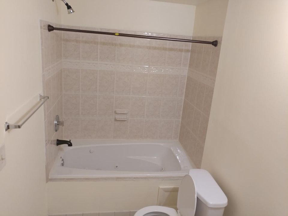 2nd image of 3210 8th St SE APT 3