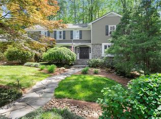 5515 Cross Gate Ct, Sandy Springs, GA 30327