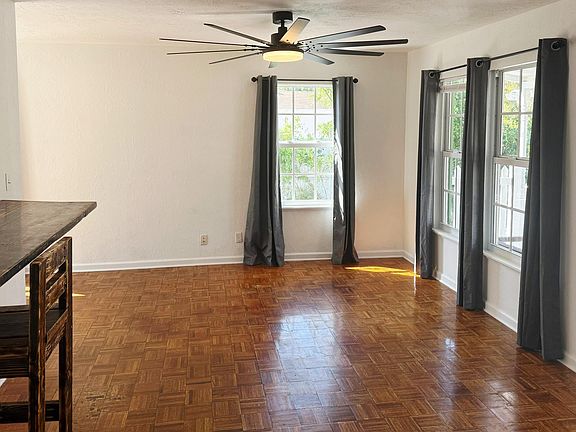 2nd image of 810 Franklin Road