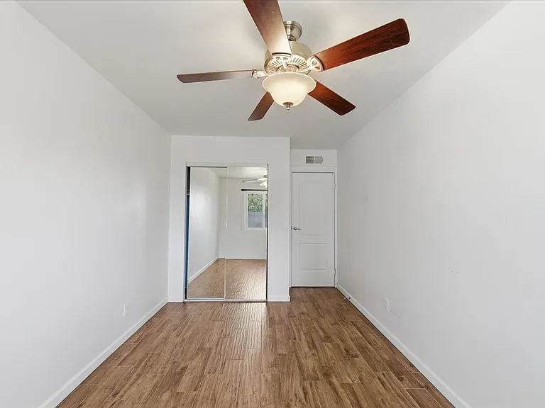 1433 E Windsor Ave — Photo 17