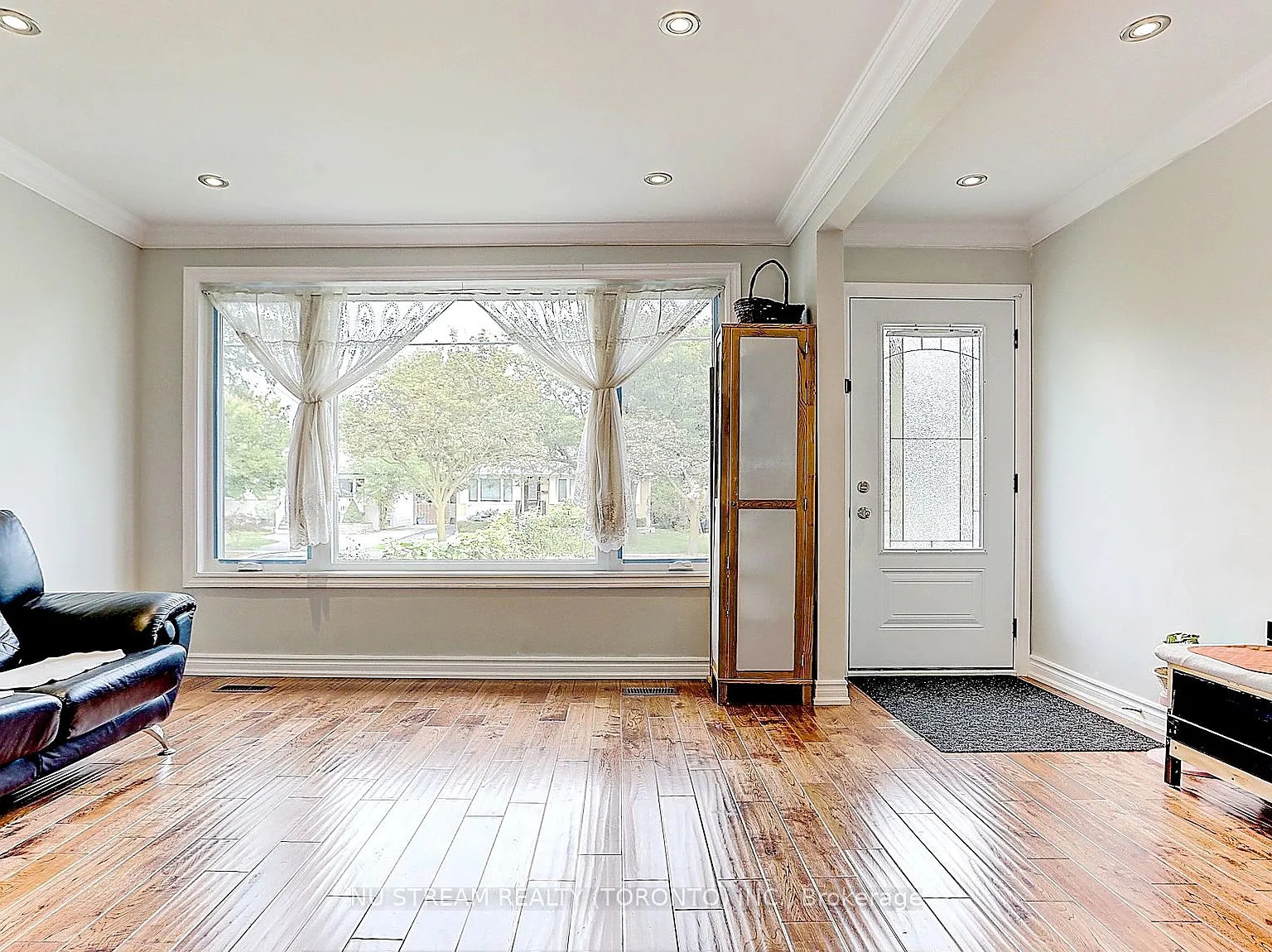 3 bed, $2,900 — Photo 4