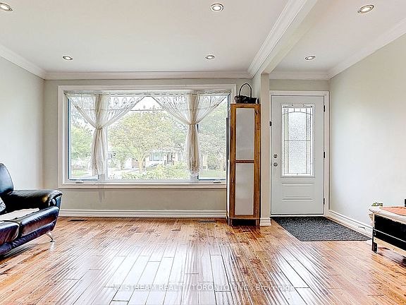 4th image of 432 Crosby Ave
