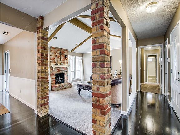4th image of 2609 Lawndale Dr