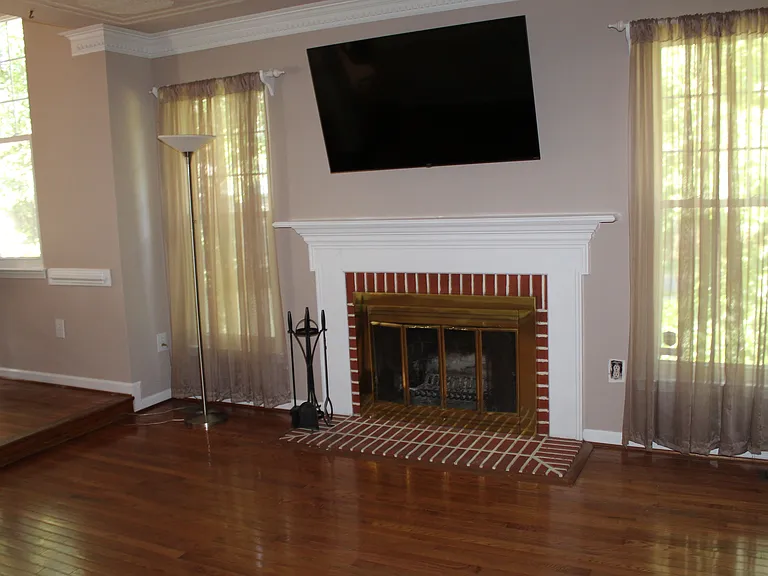 3524 Soffit Pl — Photo 3