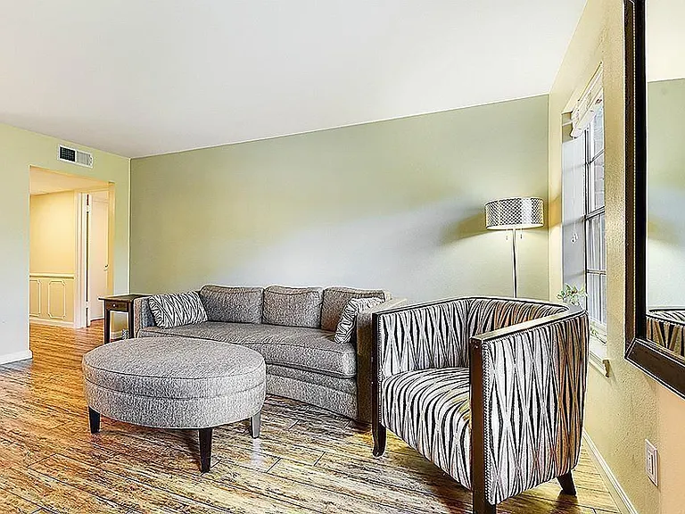 361 N Post Oak Ln #241 — Photo 5