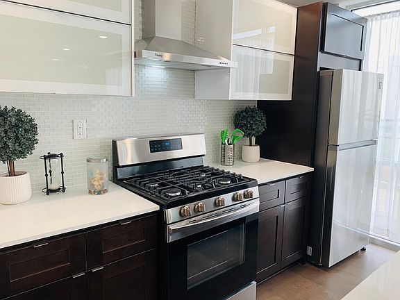 4th image of 1235 N Franklin St #6-B