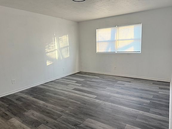 5th image of 6238 Eastridge Dr #1