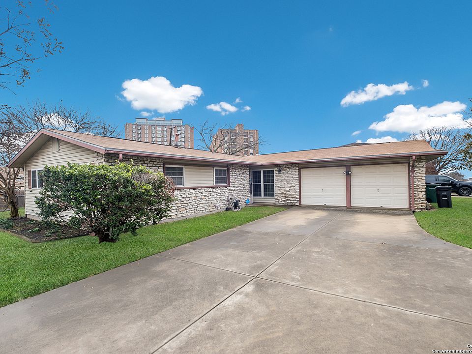 1st image of 202 Harrow Dr