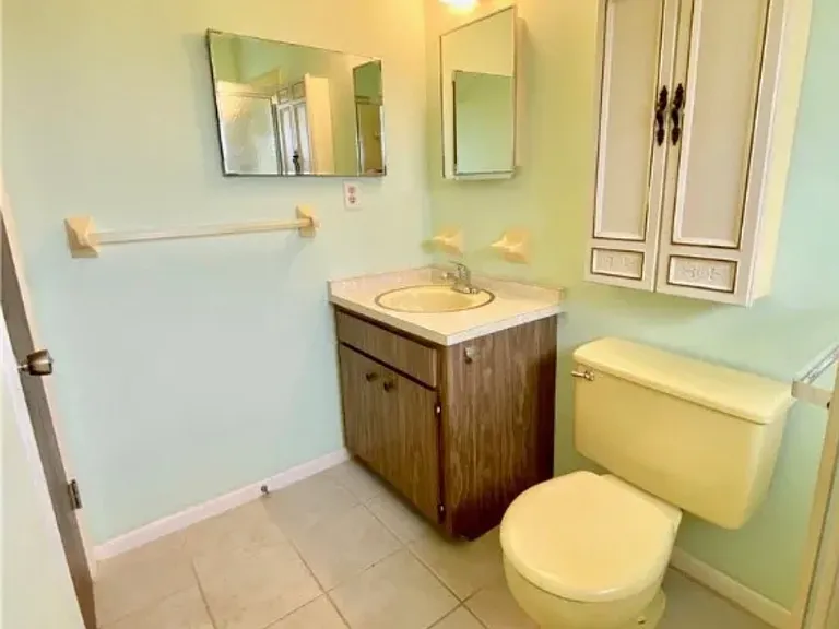 201 Fireside Ct — Photo 2