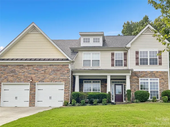 5028 Meadow Woods Dr, Lowell, NC 28098