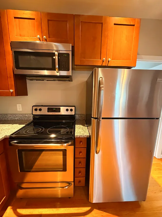 1 bed, $2,300 — Photo 2