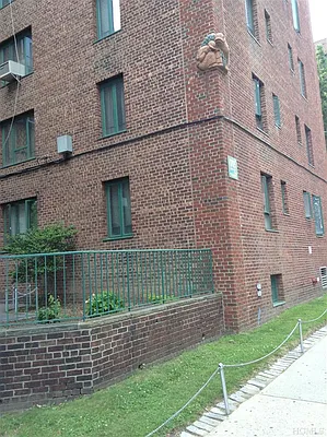 Sold by Besmatch Real Estate Inc | media 16