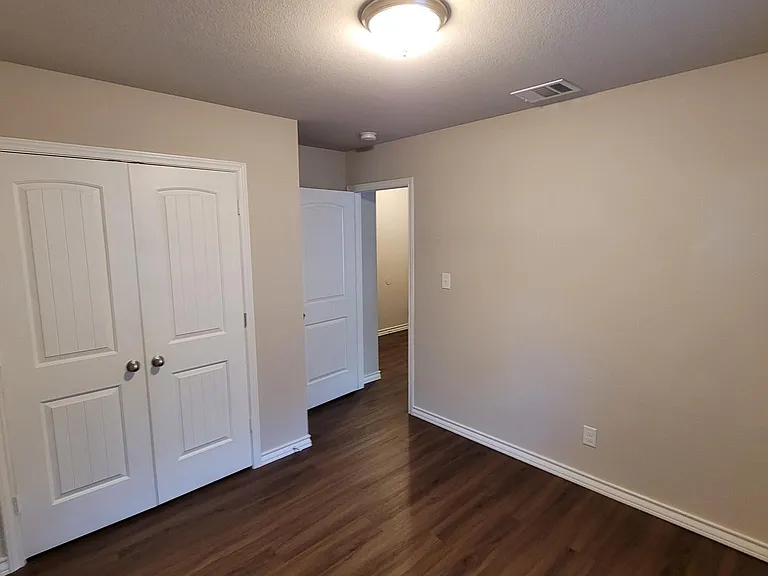 3417 Avenue G — Photo 8