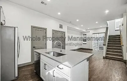 2 bed, 4.0 bath, 1359 sqft, $2,900 — Photo 3