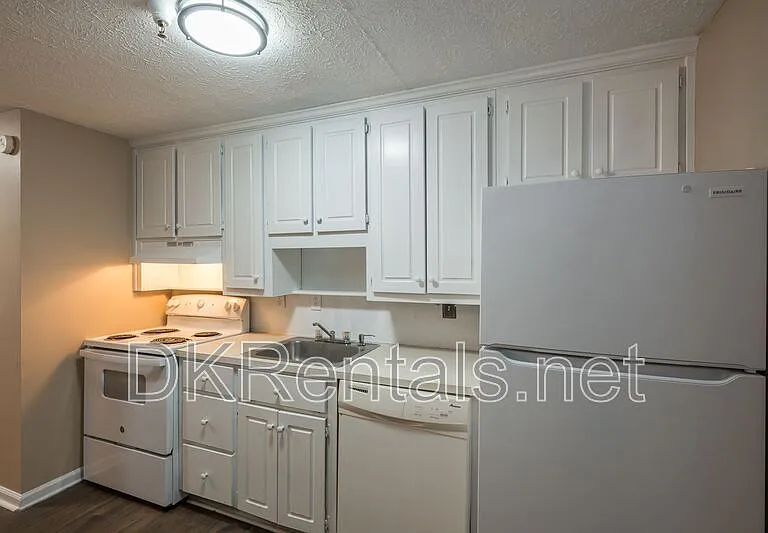 360 Herndon Way #135 — Photo 5