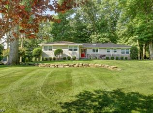 15 Medford Rd, Morris Plains, NJ 07950