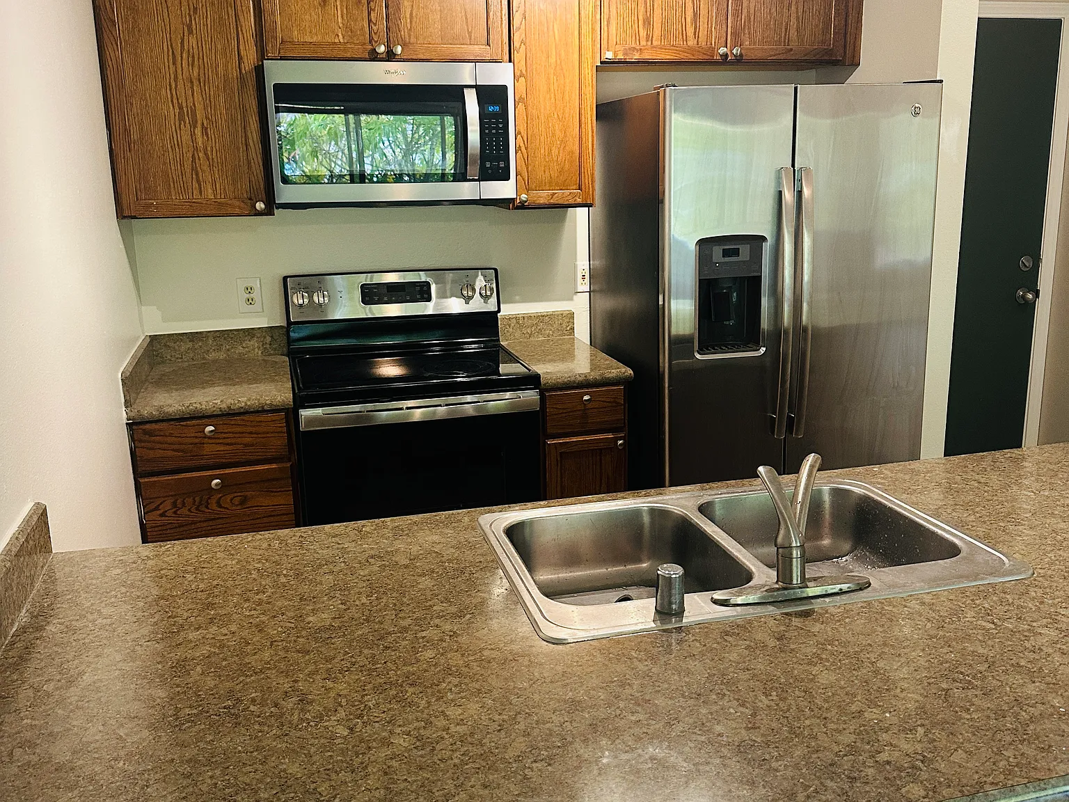 2 bed, 962 sqft, $2,500 — Photo 3