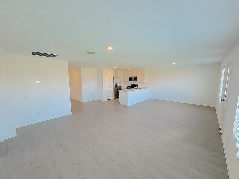 15020 Reyes Rd — Photo 11