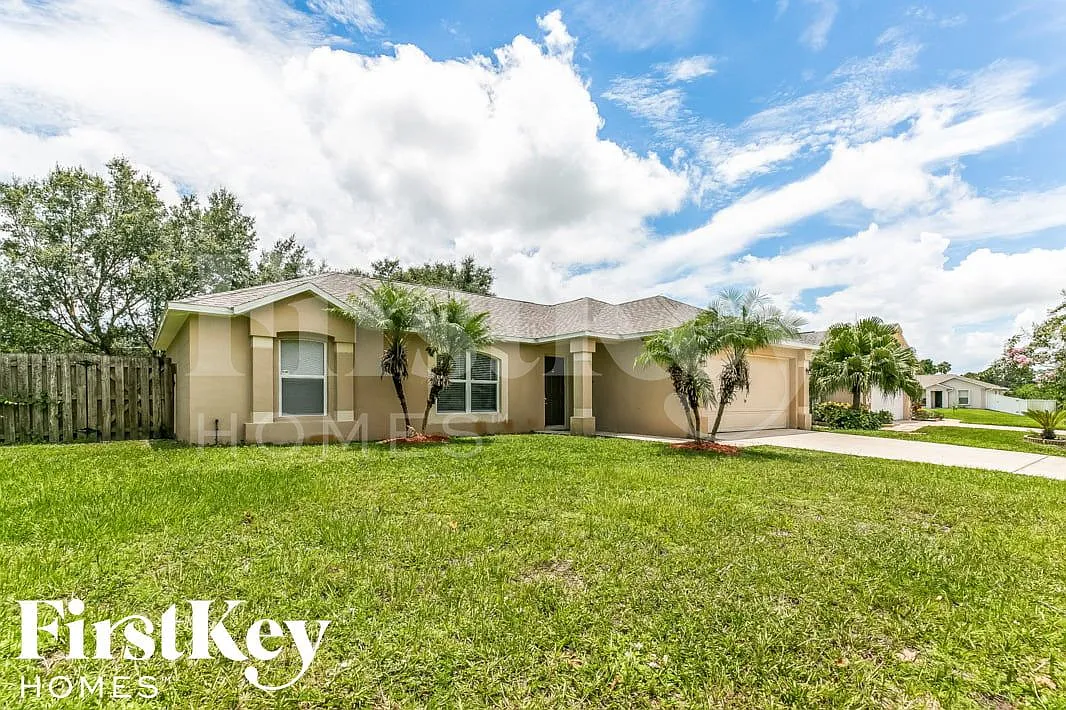 3 bed, 2.0 bath, 1440 sqft, $2,255 — Photo 2