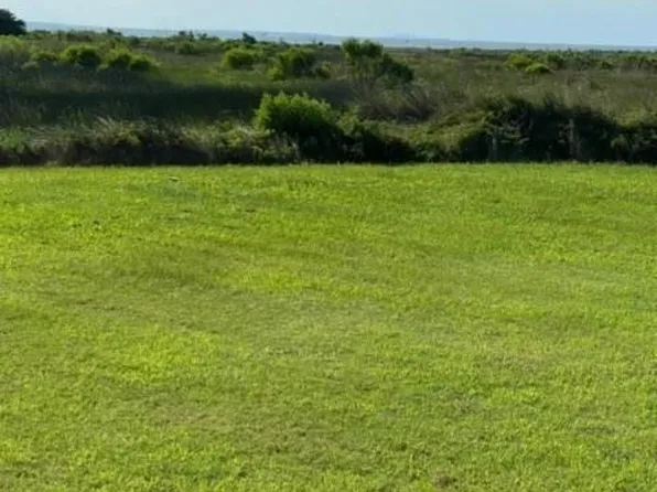 26018 Bay Breeze Dr, Galveston, TX 77554