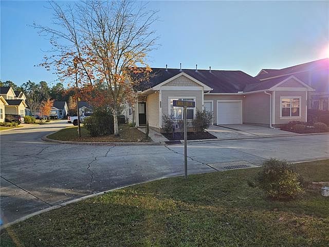 1st image of 1070 Linda Lou Ln
