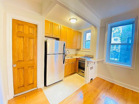 4th image of 40-39 48th St #2R