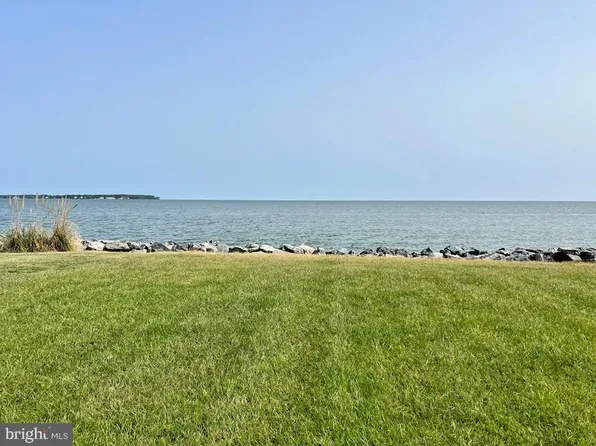 61 Spinnaker Ct, Heathsville, VA 22473