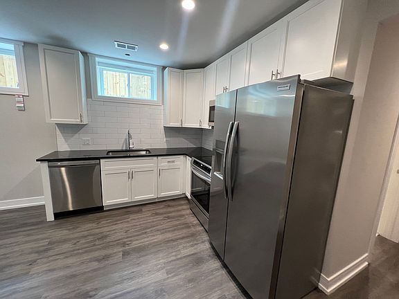 2nd image of 4927 N Claremont Ave #4927-2