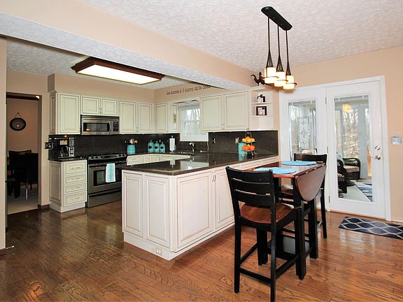 5th image of 5780 Running Brook Dr