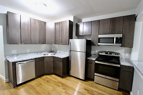 94 E Cottage St #1 Photo 1