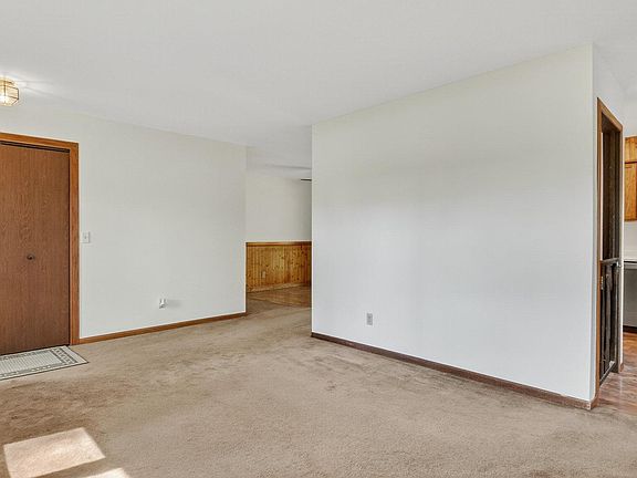 3rd image of 212 Mound Park Dr
